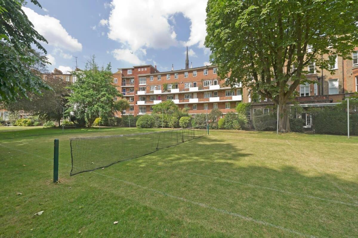 Leafy Earls Court 3 Bed Flat London