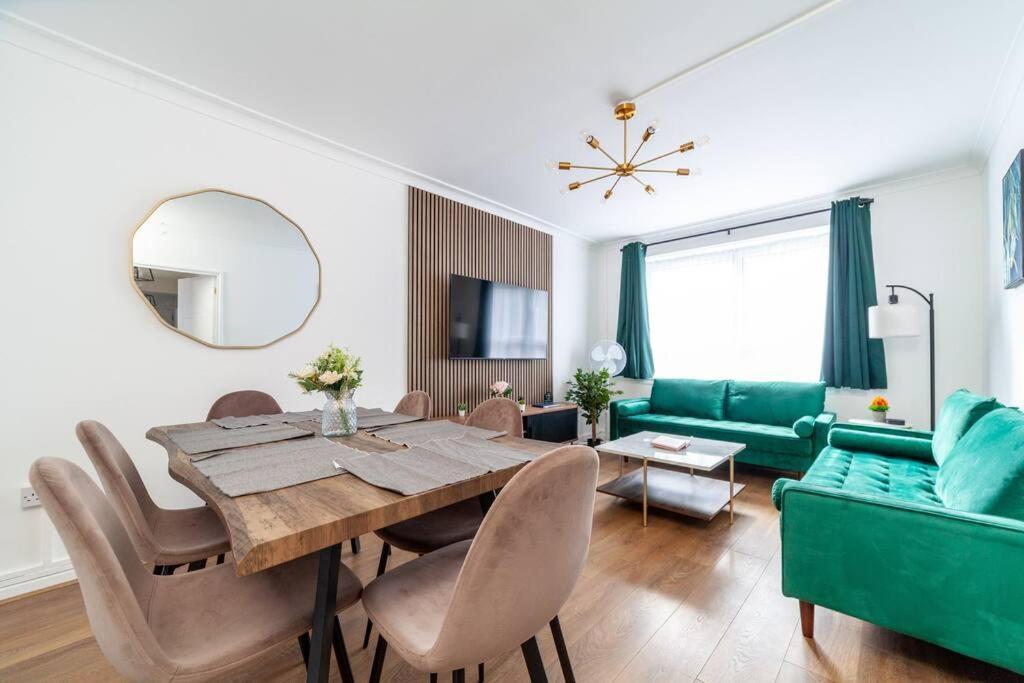 Lux 3-bed With Patio In