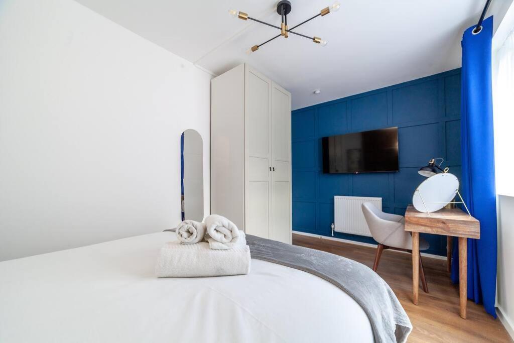 Lux 3-bed With Patio In Apartment