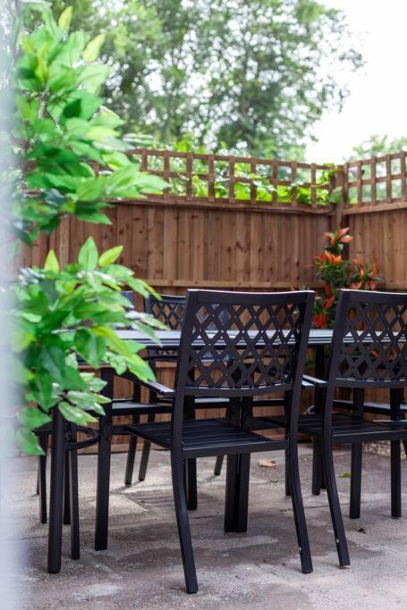 Lux 3-bed With Patio In