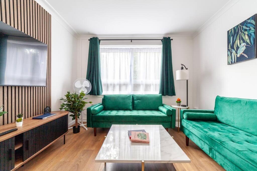 Lux 3-bed With Patio In Apartment