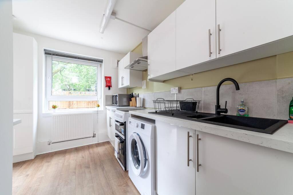 Apartment Lux 3-bed With Patio In *