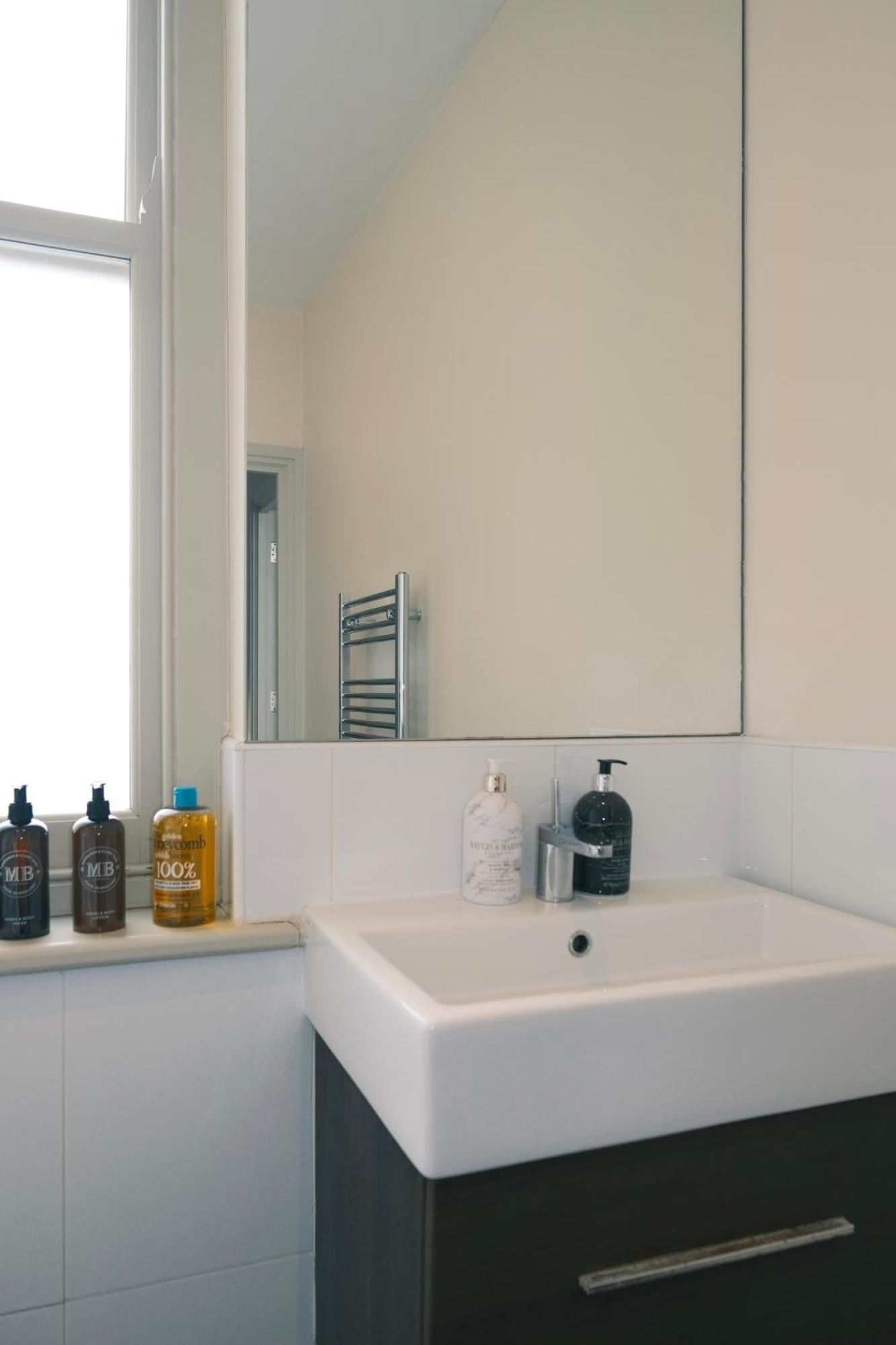 Spacious Duplex Flat West For Families & Groups Apartment *