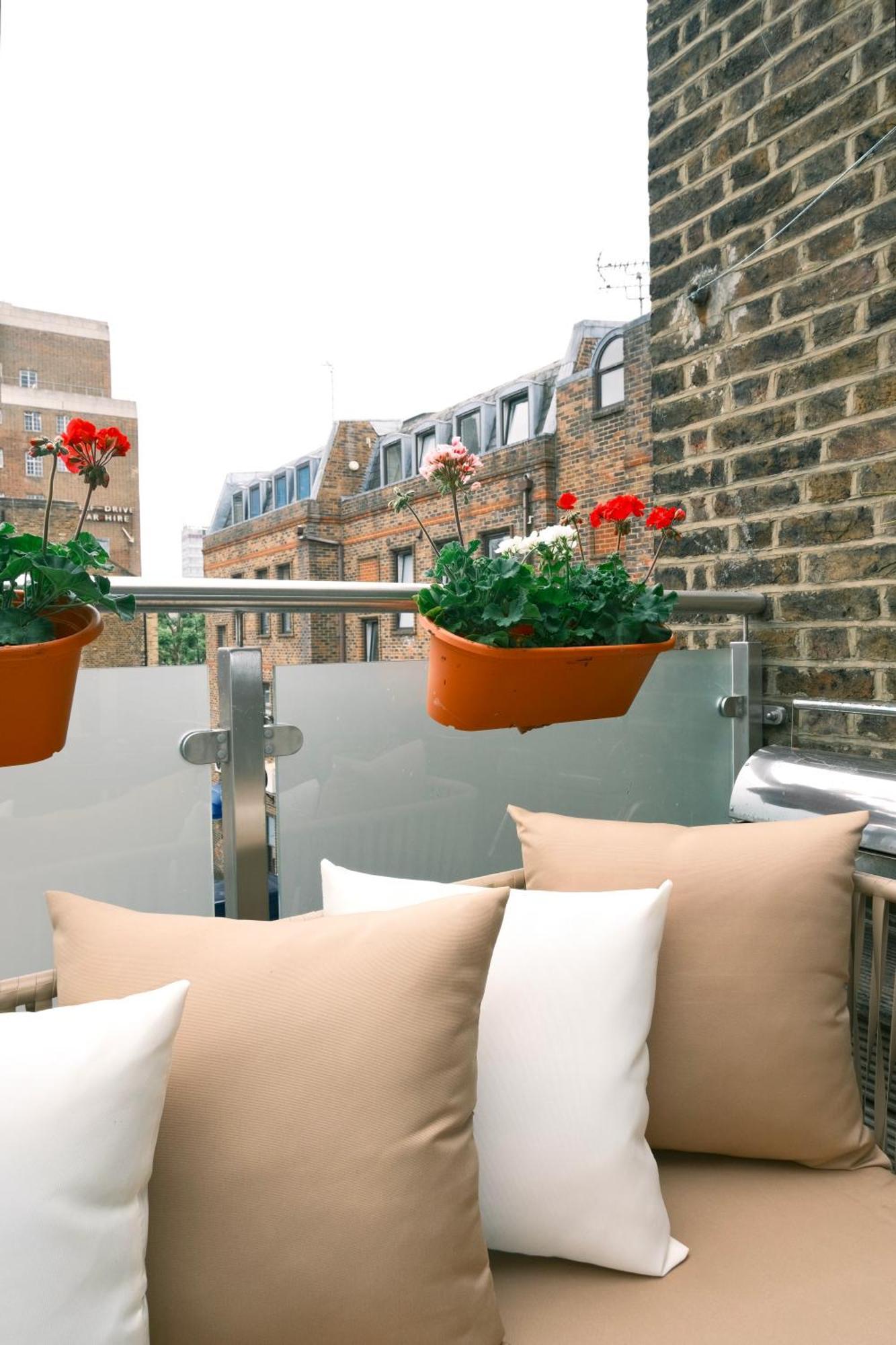Spacious Duplex Flat West For Families & Groups Apartment