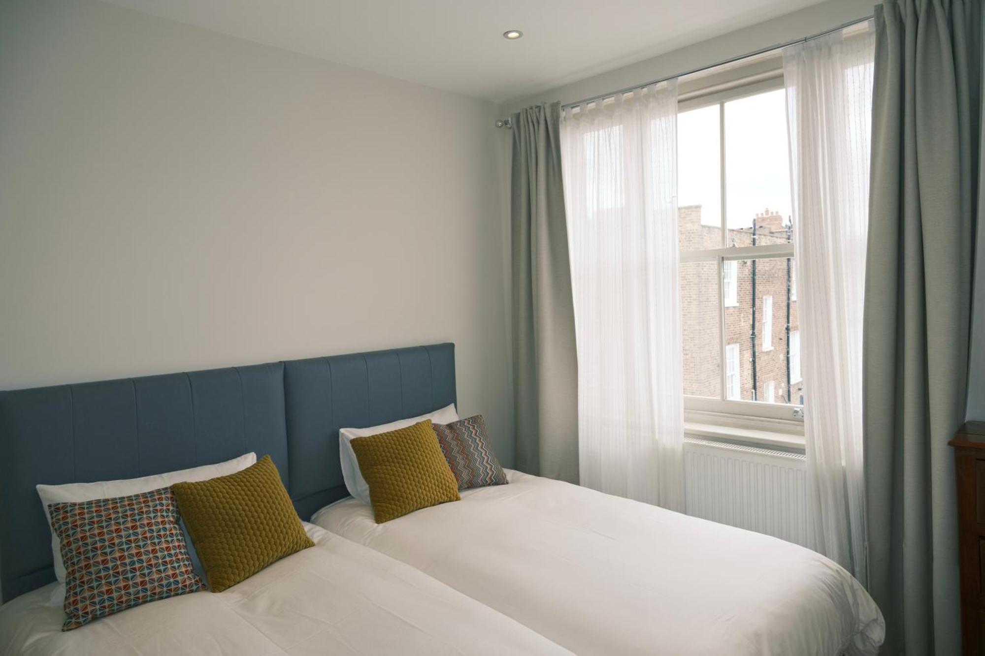 Spacious Duplex Flat West For Families & Groups Apartment *