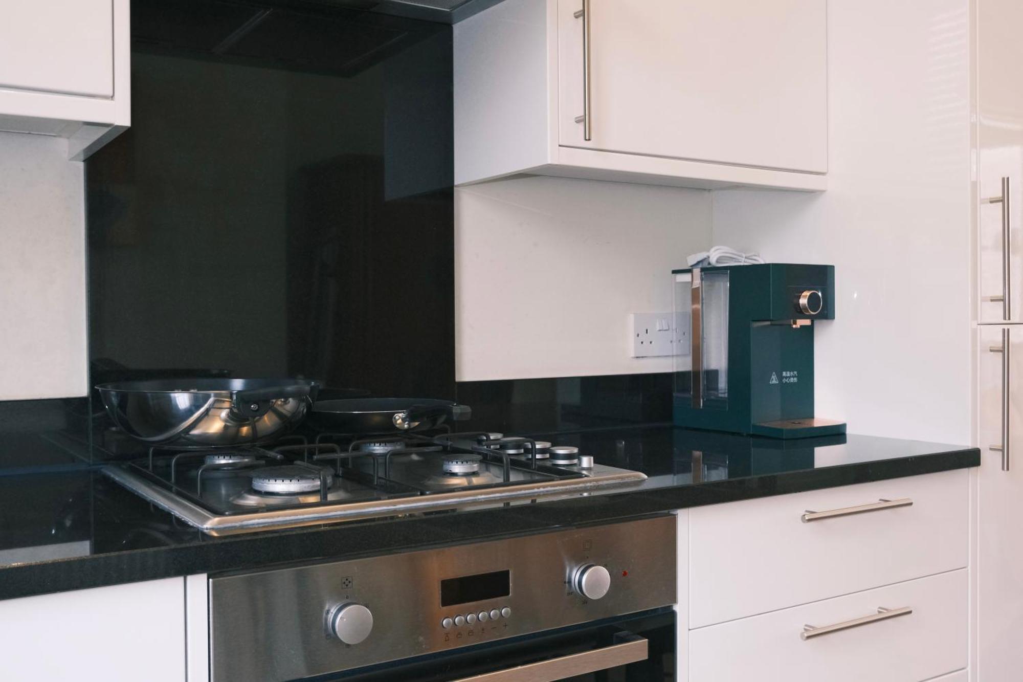 Spacious Duplex Flat West For Families & Groups