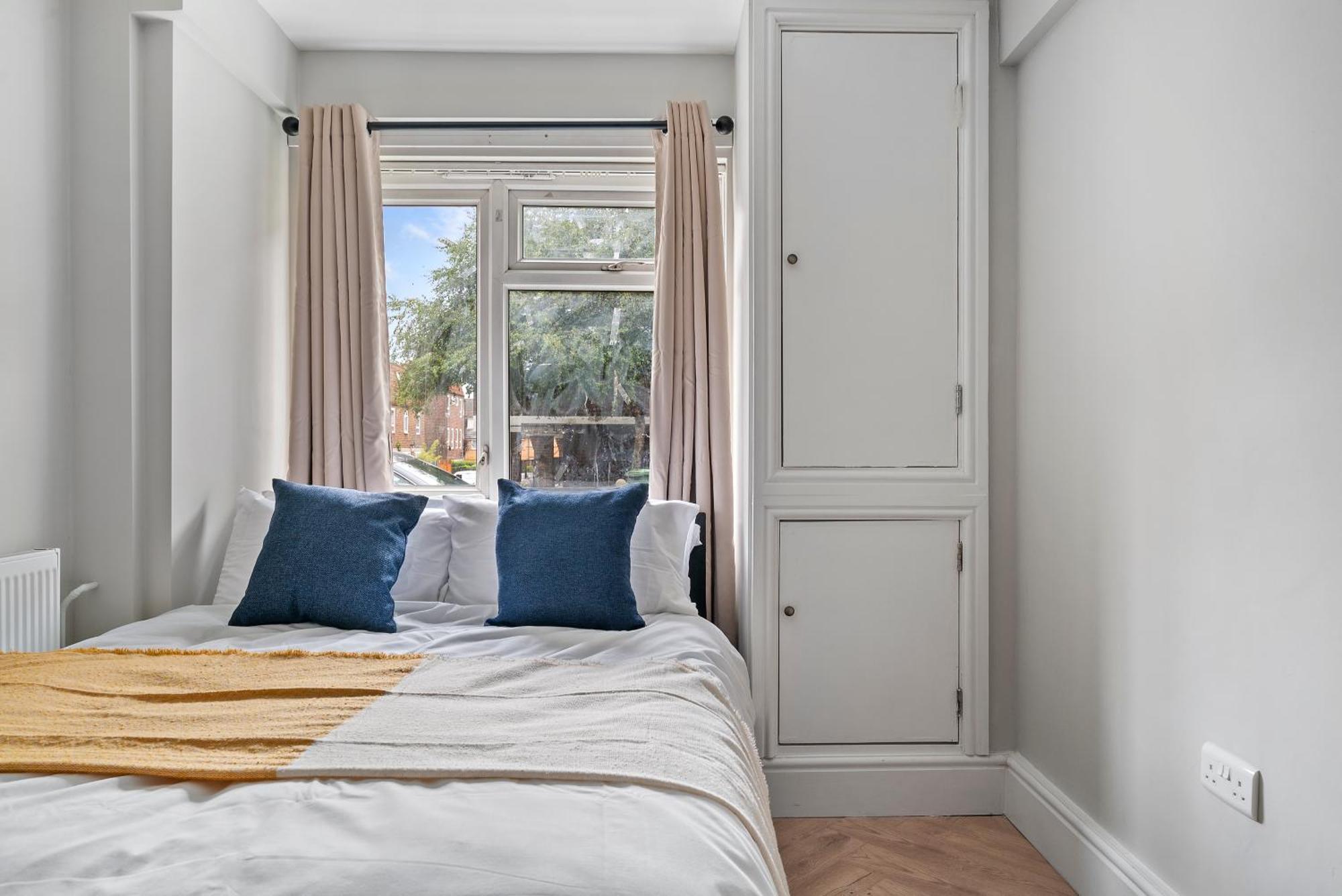 Stylish 3-bedroom Greenwich 2 Bath Pad & Free Parking Apartamento *