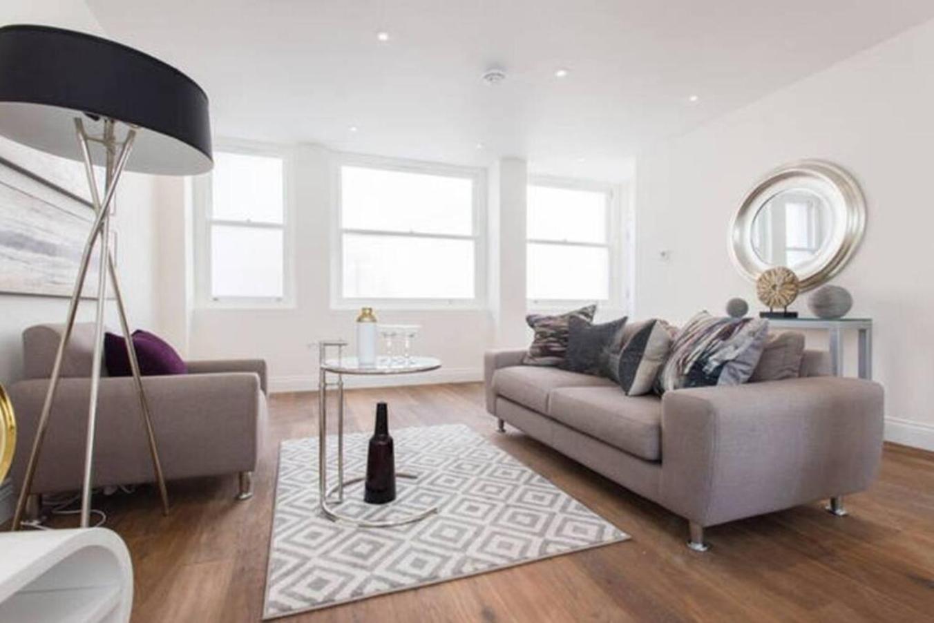 Large Three Bed Duplex Camden Londen