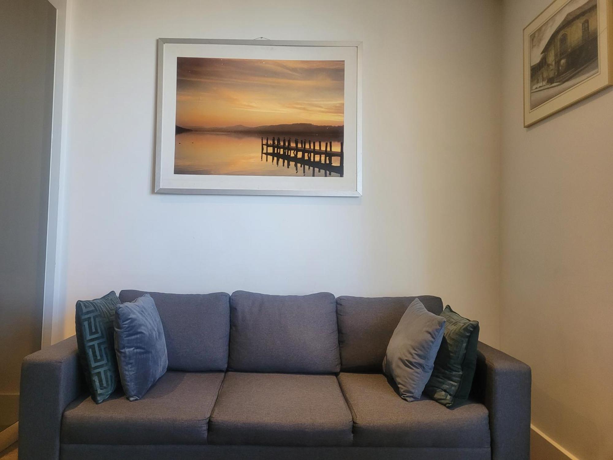 2 Bedroom 2 Bath 1 Ensuite In Roya Asenal Beautiful Views & Parking Apartamento Londres