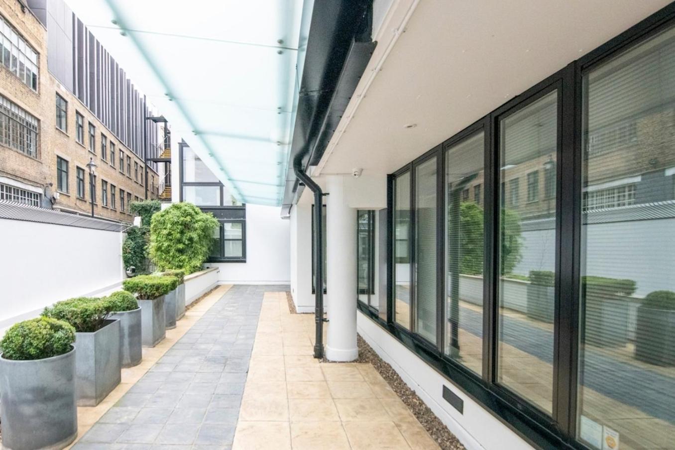 Modern 2 Bedroom In Soho London