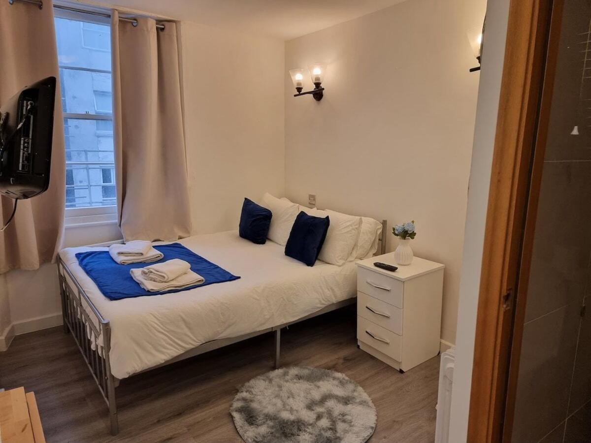 F302-3rd Floor For 2 Near Hyde Park London