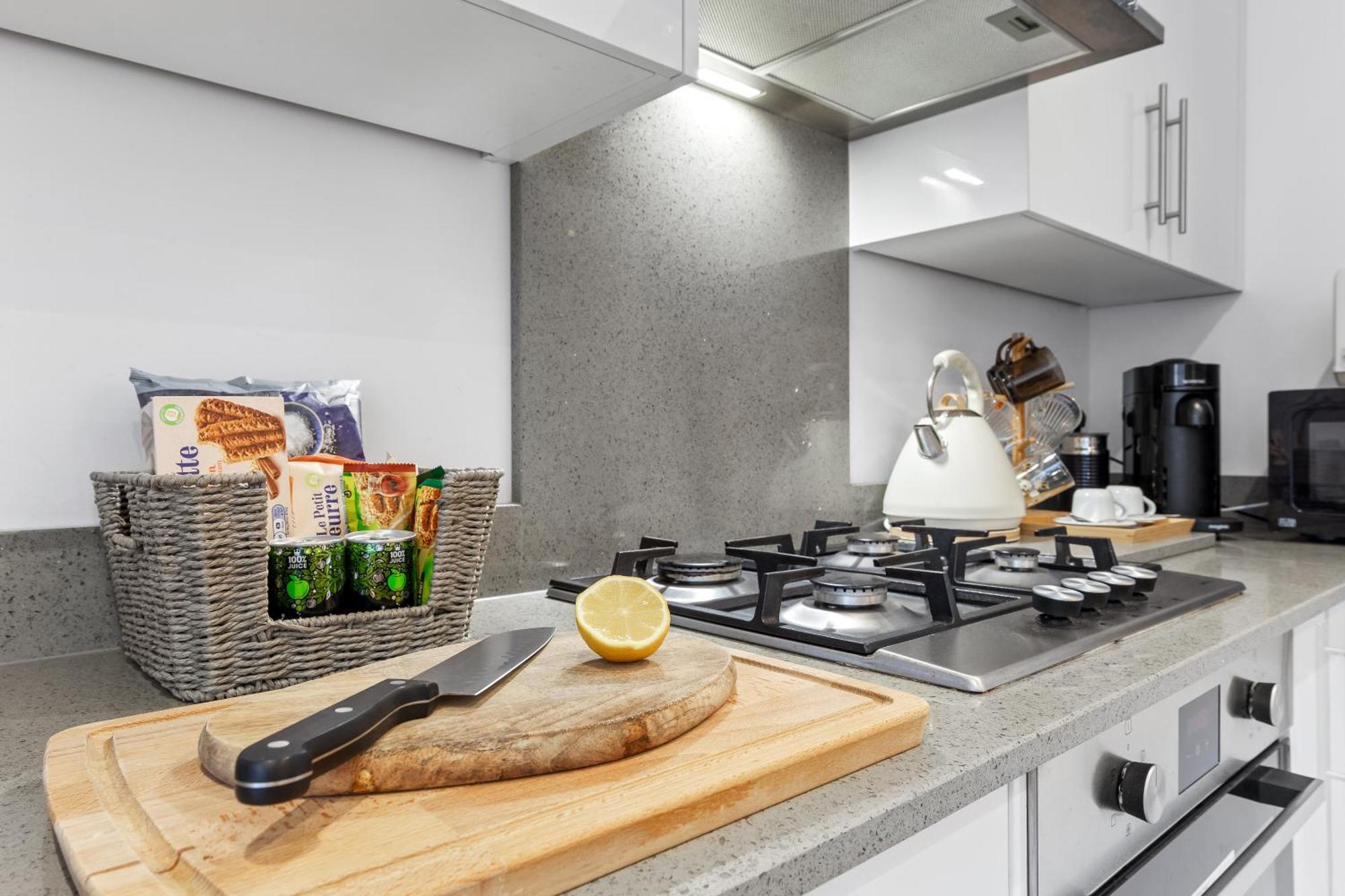 Modern Basement Stoke Newington London, Close To Transport Londres