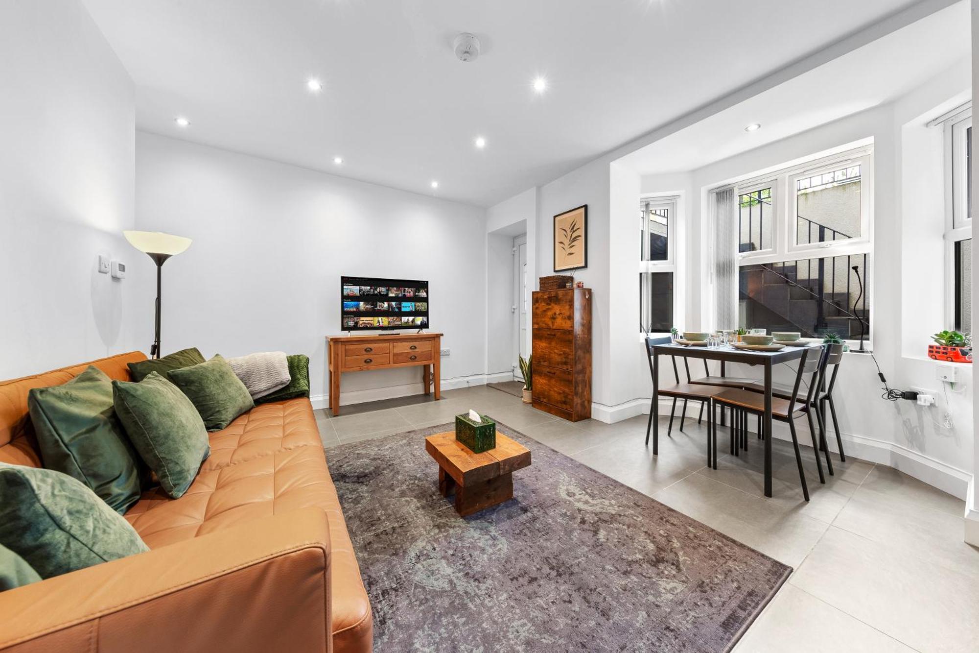 Modern Basement Stoke Newington London, Close To Transport Londres