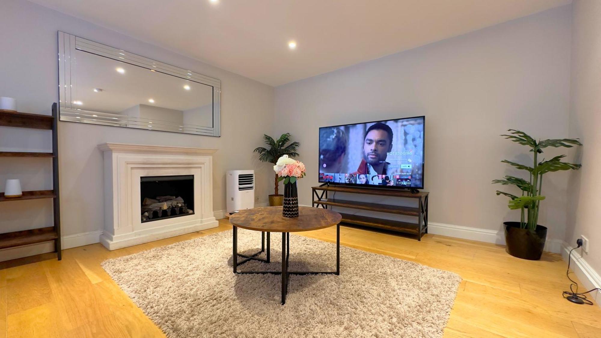Kensington 2Bed Stucco Bright Large High Ceilings - Luxurylondonstays Apartment *