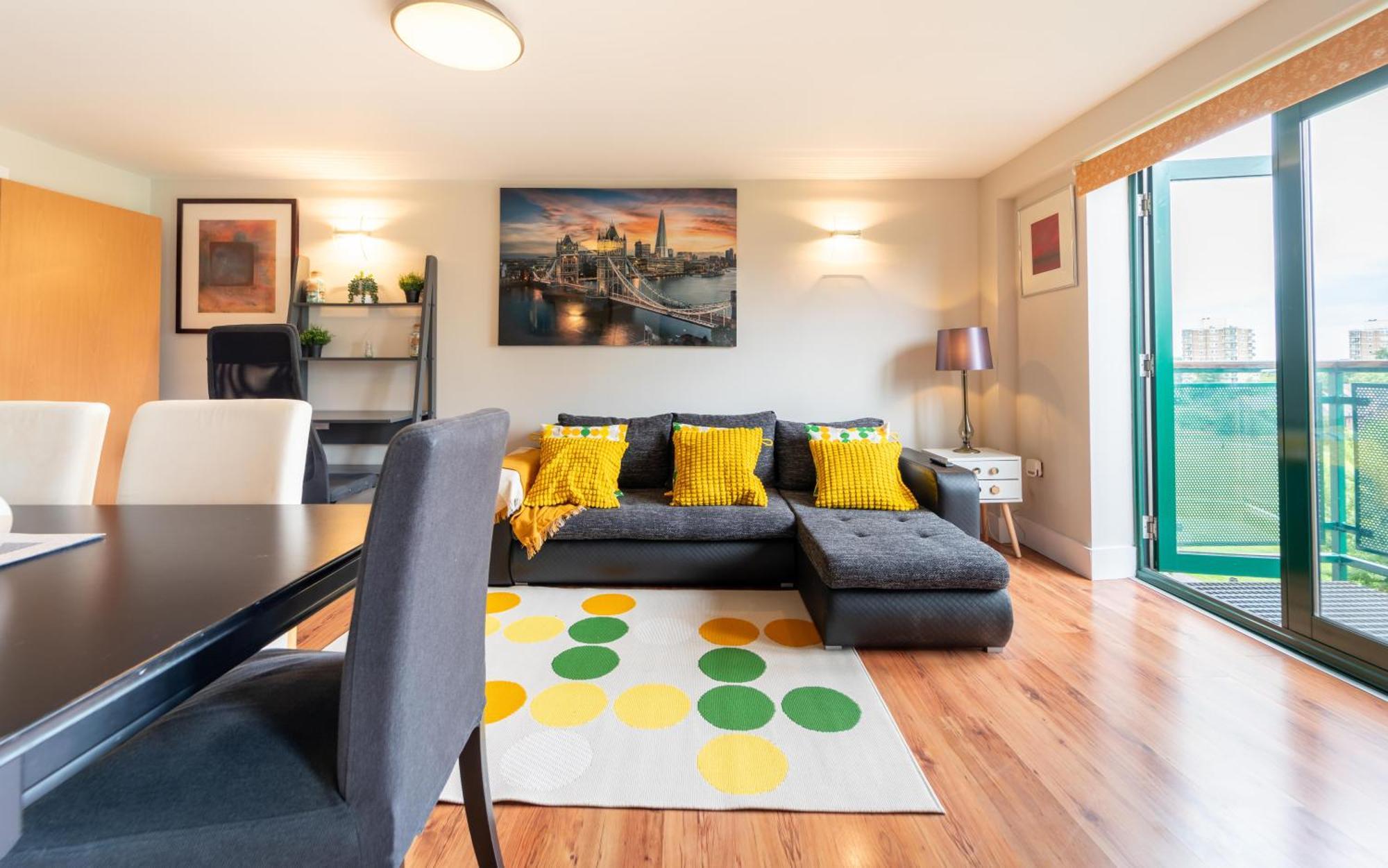 Luxury Docklands 2bed Apt- Close To Excel- Canary Wharf- Airport - 02 Arena- Free Parking- Ps 4 Apartment