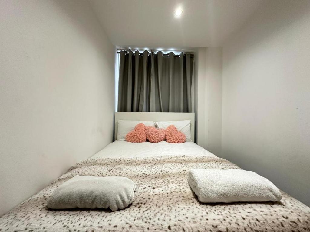 Two Bedroom Edgware Road Apartment