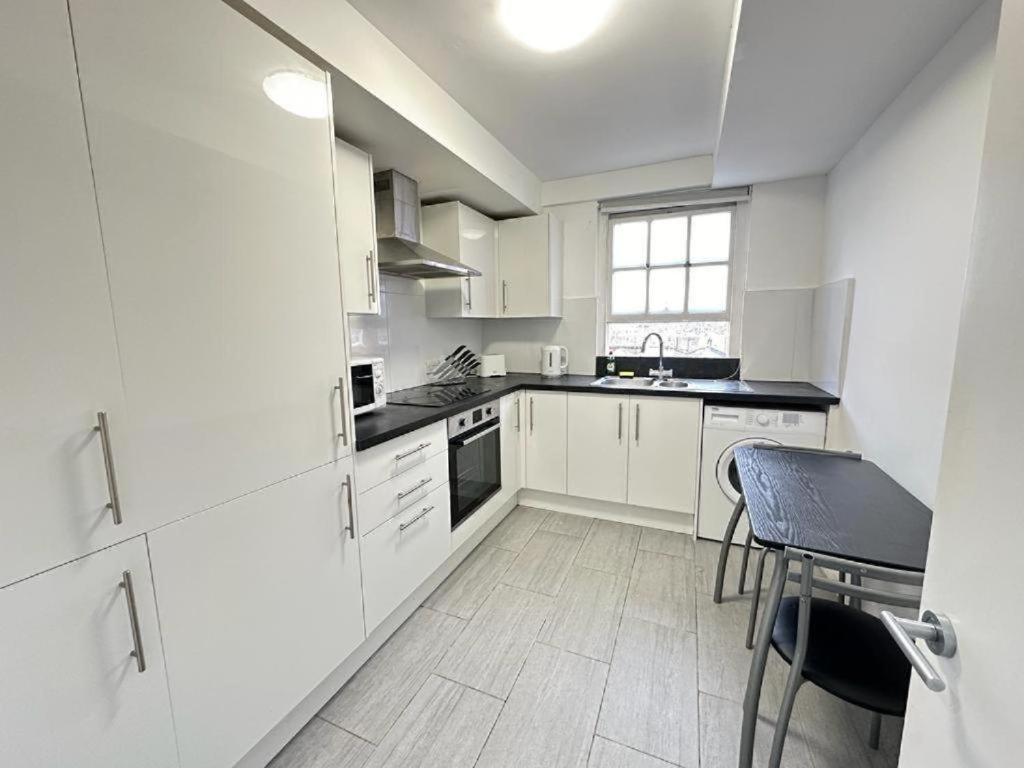 Two Bedroom Edgware Road Apartment London