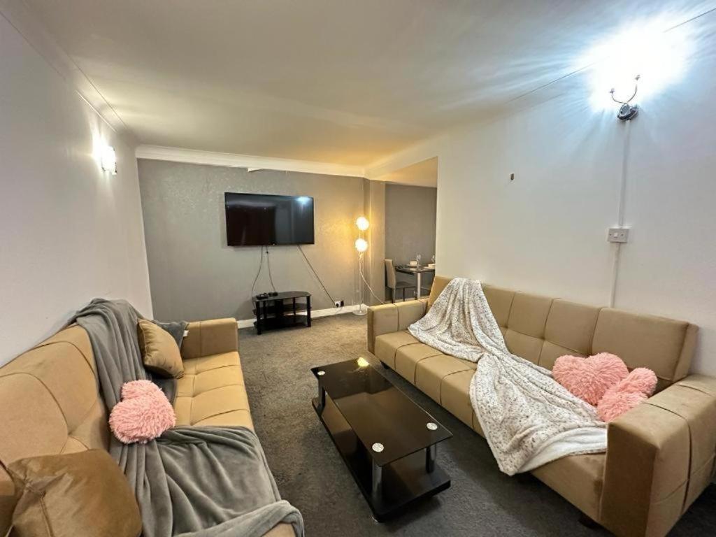 Two Bedroom Edgware Road Apartment