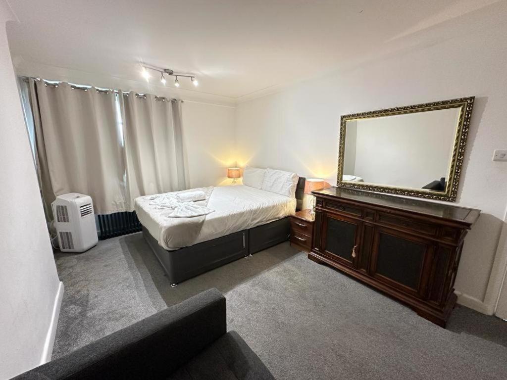Apartment Two Bedroom Edgware Road