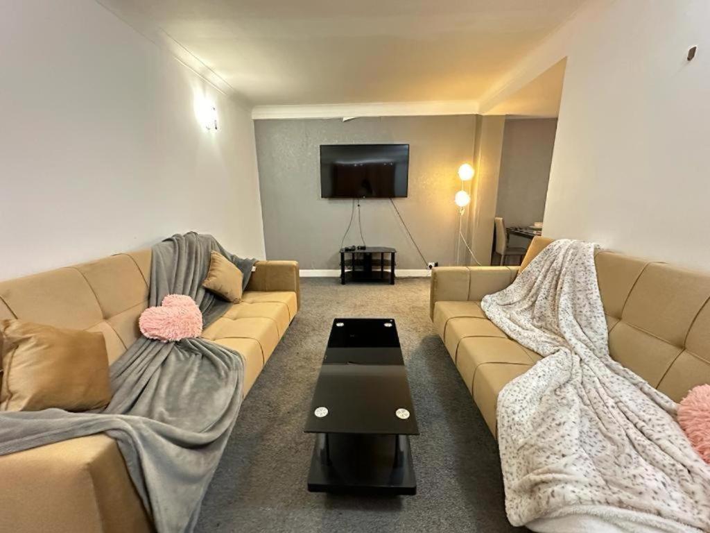 Two Bedroom Edgware Road Apartment London