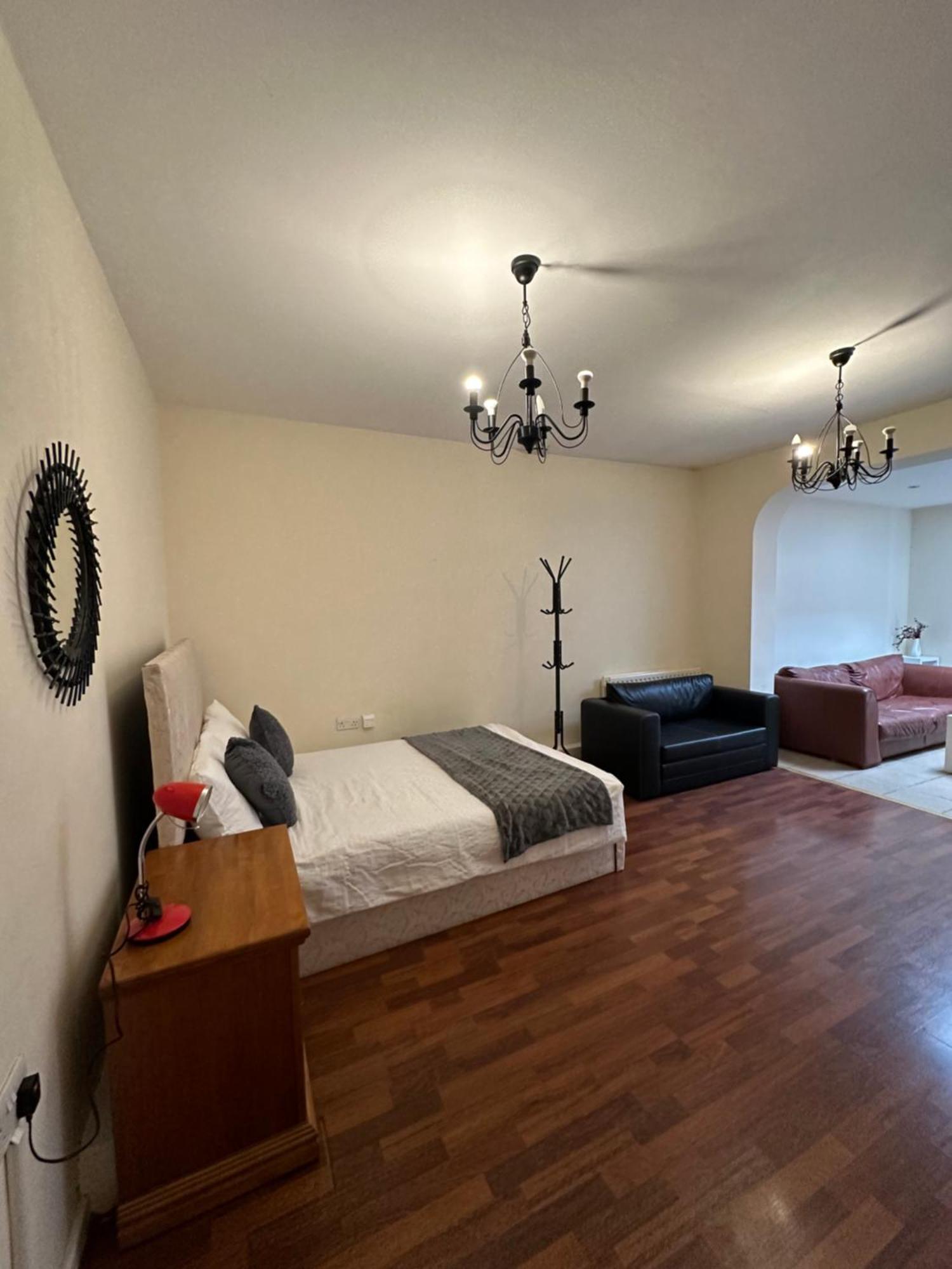 Luxury In Central London!6 Bedroom With 2 Bath & Separate Wc! Privatunterkunft *