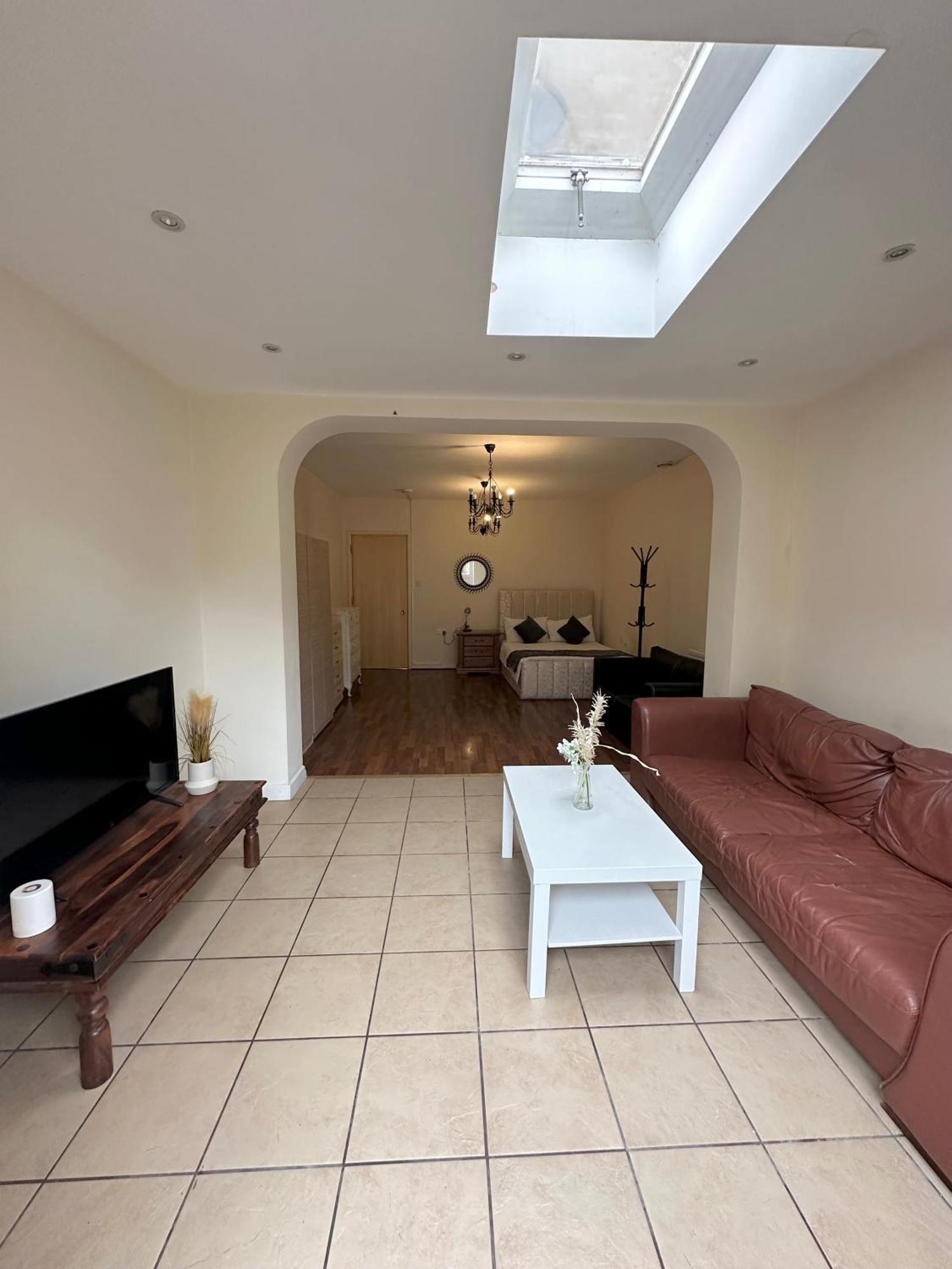 Luxury In Central London!6 Bedroom With 2 Bath & Separate Wc! Privatunterkunft London