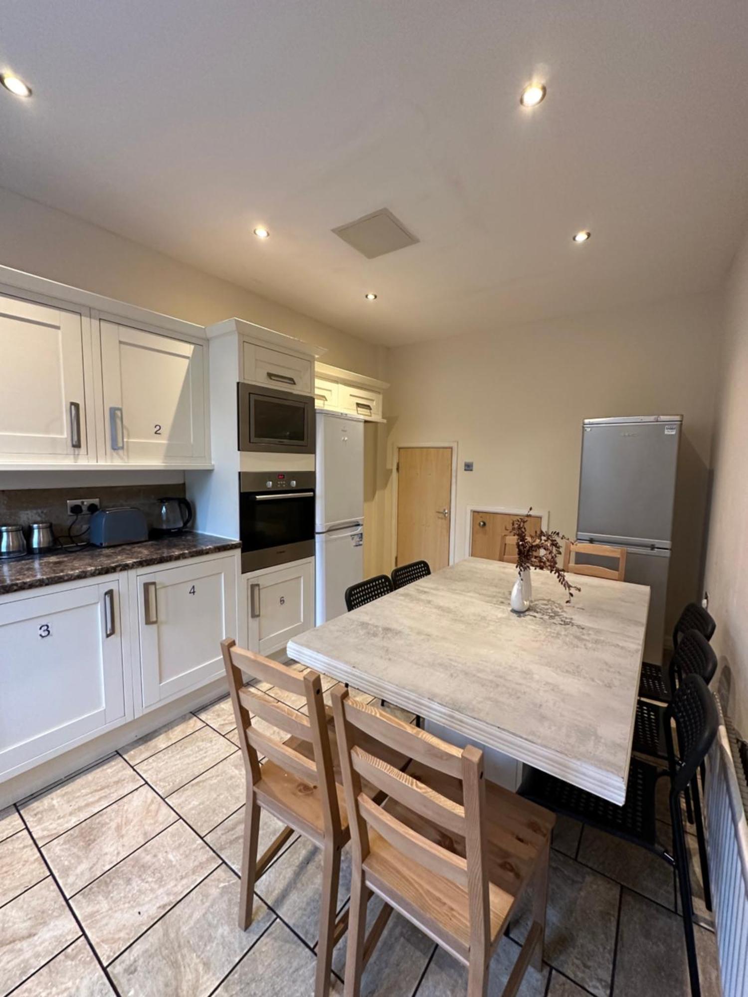 Privatunterkunft Luxury In Central London!6 Bedroom With 2 Bath & Separate Wc! *