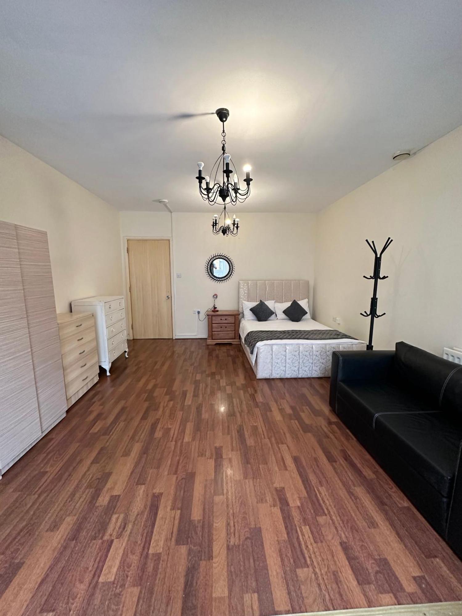 Privatunterkunft Luxury In Central London!6 Bedroom With 2 Bath & Separate Wc! *