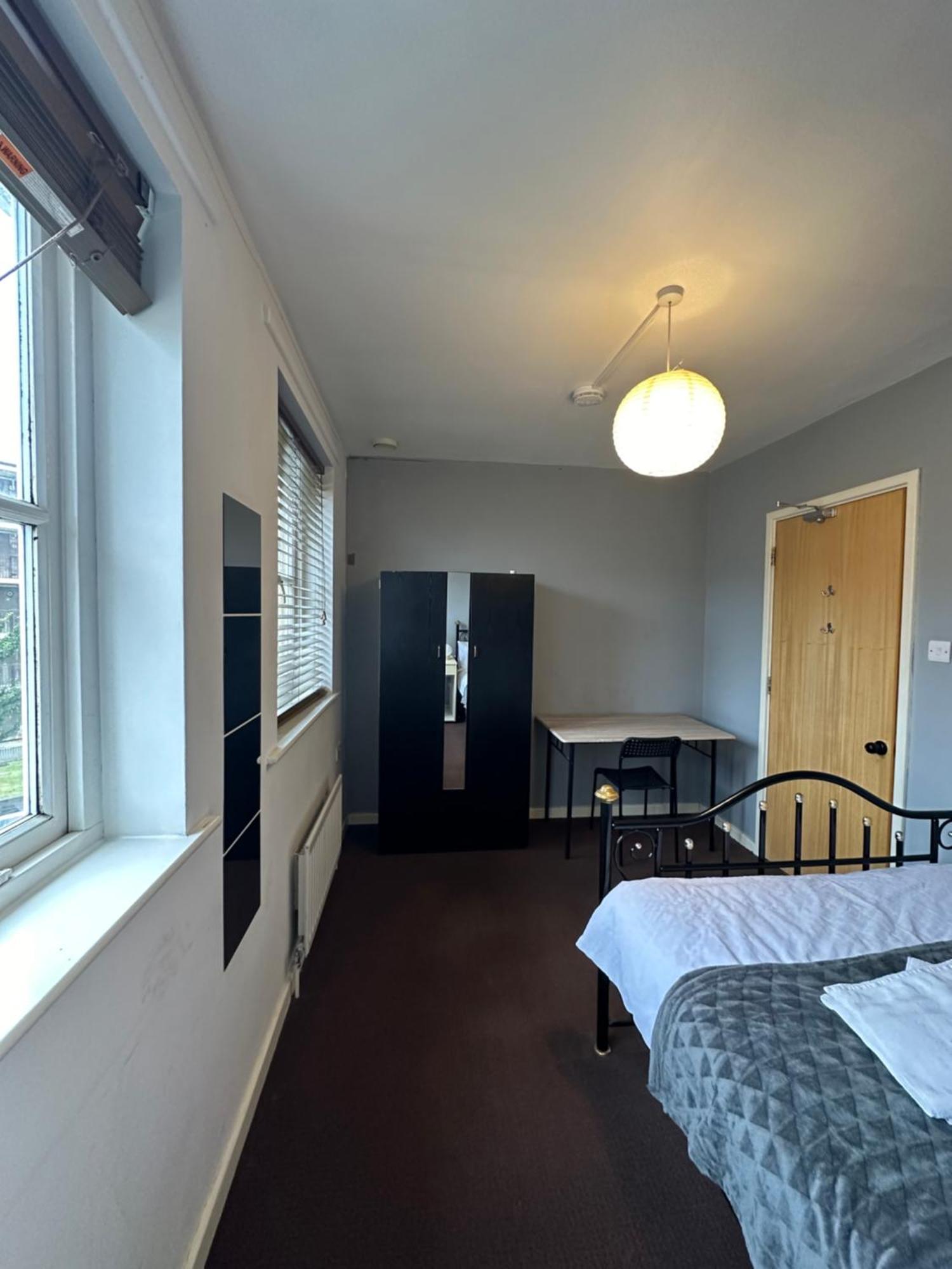 Luxury In Central London!6 Bedroom With 2 Bath & Separate Wc! Privatunterkunft London