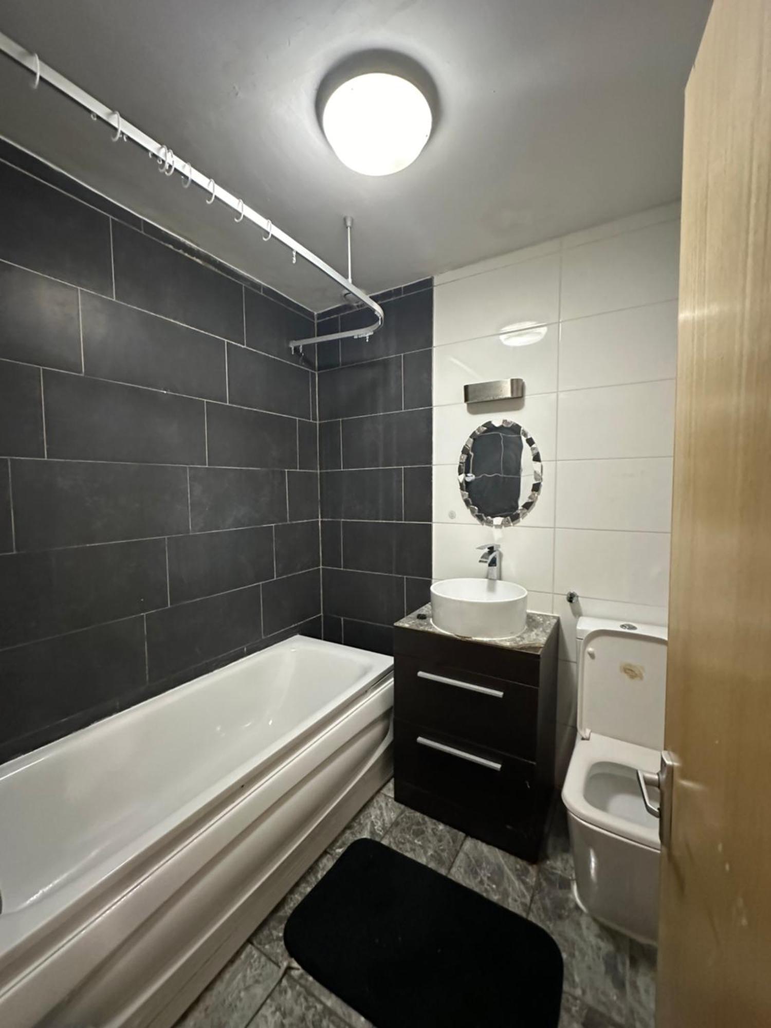 Luxury In Central London!6 Bedroom With 2 Bath & Separate Wc! * London