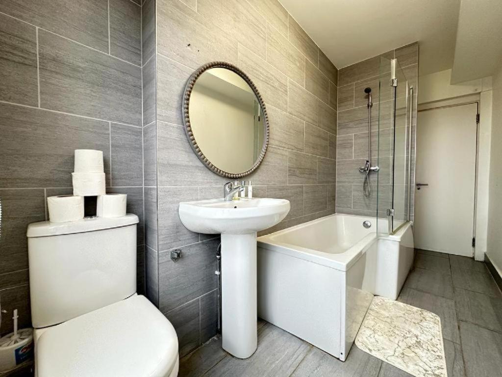 Two Bedroom Edgware Road Apartment