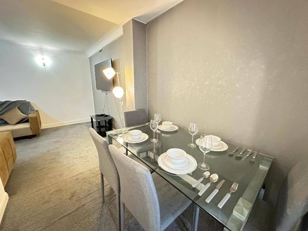 Two Bedroom Edgware Road * London