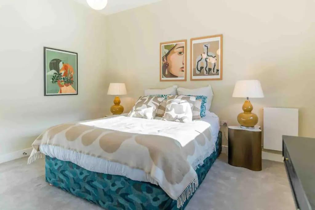 Gorgeous & Cosy Gem - King Beds London