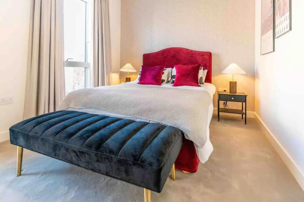 Gorgeous & Cosy Gem - King Beds Apartment London