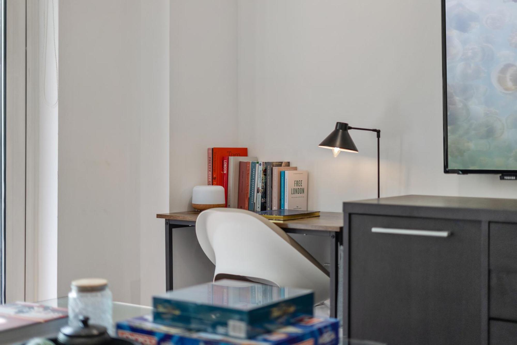 Portobello Dock - 1st Floor Canal View Apartment *