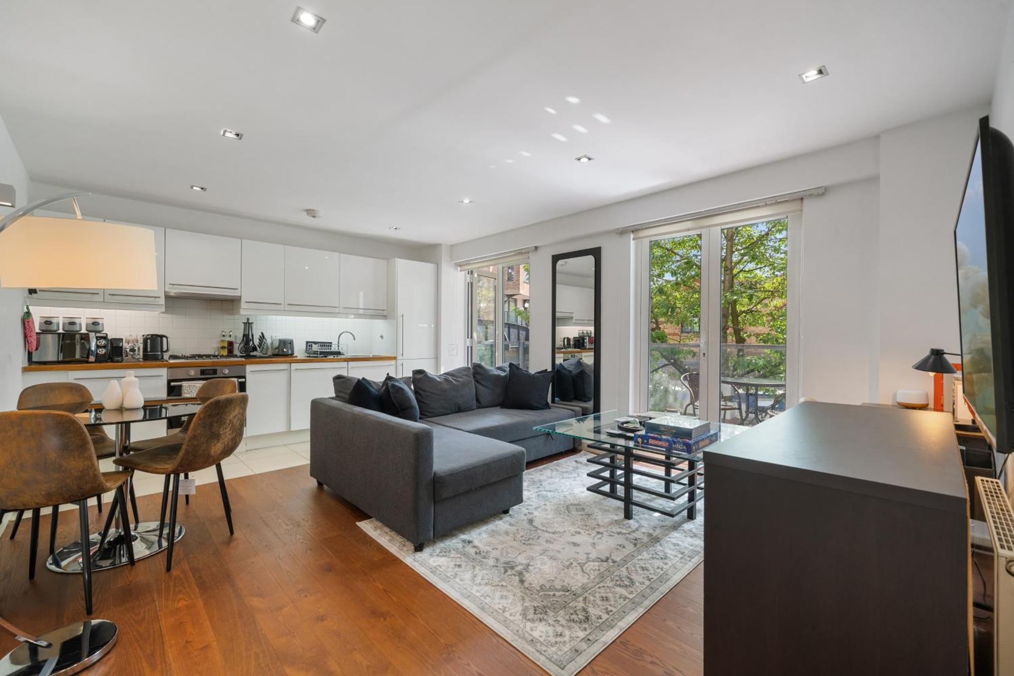 Portobello Dock - 1st Floor Canal View London