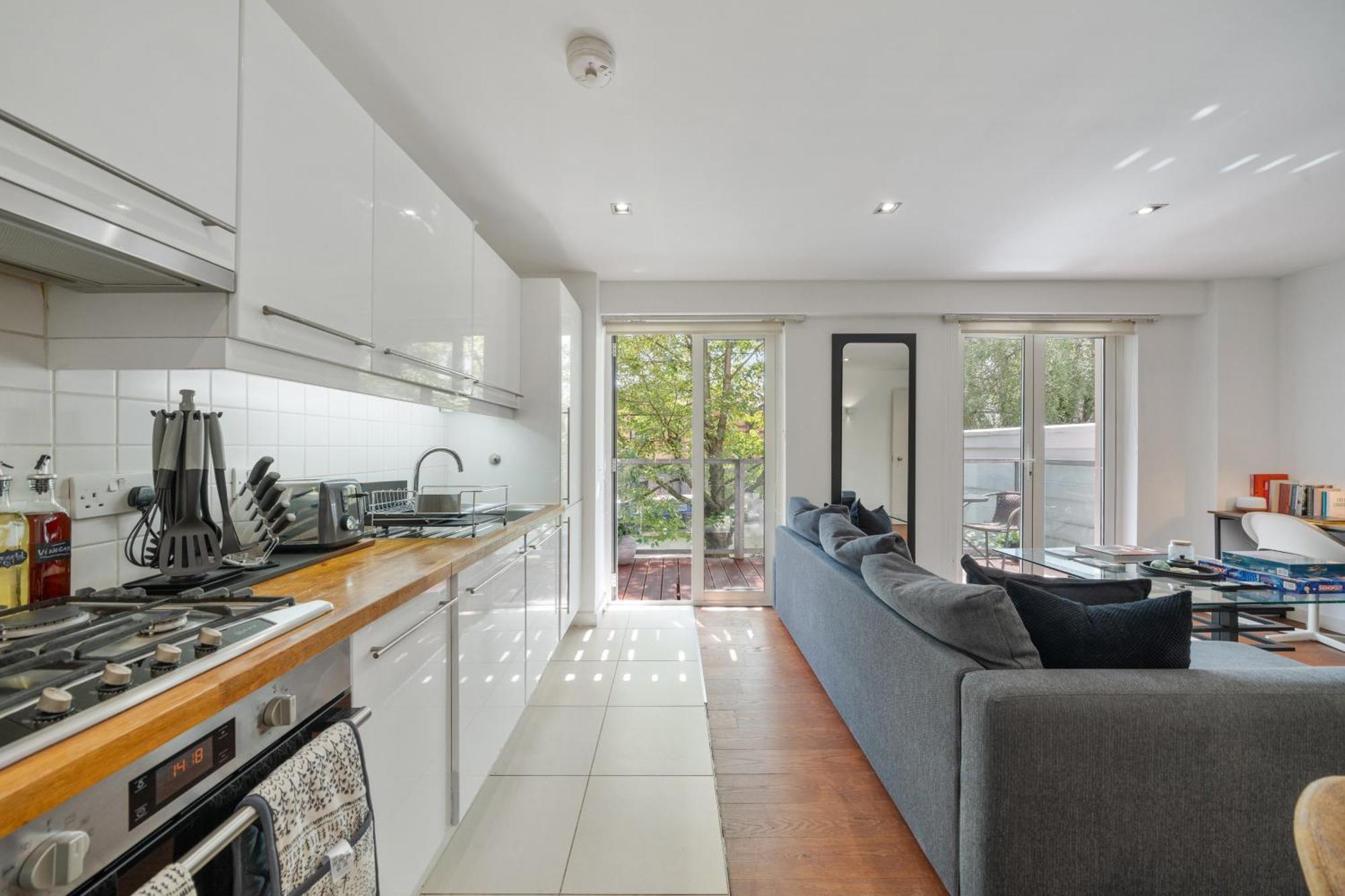 Portobello Dock - 1st Floor Canal View London