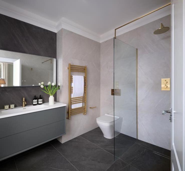 Vakantiehuis 3 Bed Corner House Portobello Rd Londen