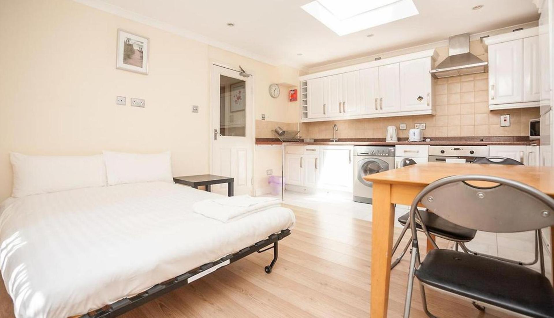 Captivating 1-bed In Apartment London