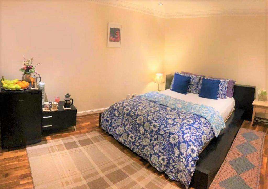 Lovely Around Kensington And Chelsea Locations W8 Sw5 Sw3 Sw10 By Ricky & Giustina London