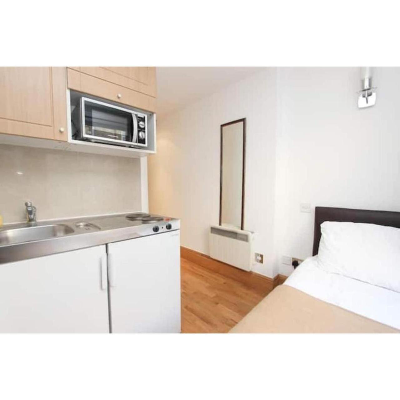 F201-affordable Near Hyde Park *