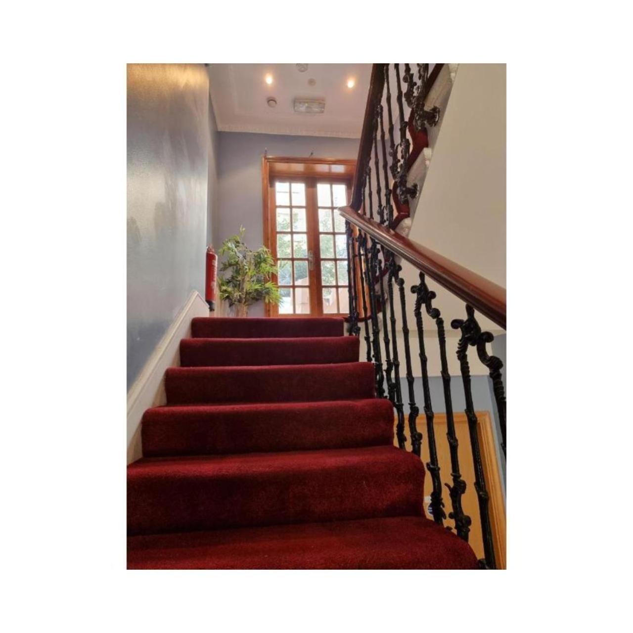 Fb1-spacious Basement Flat Fits 2- Near Hyde Park *