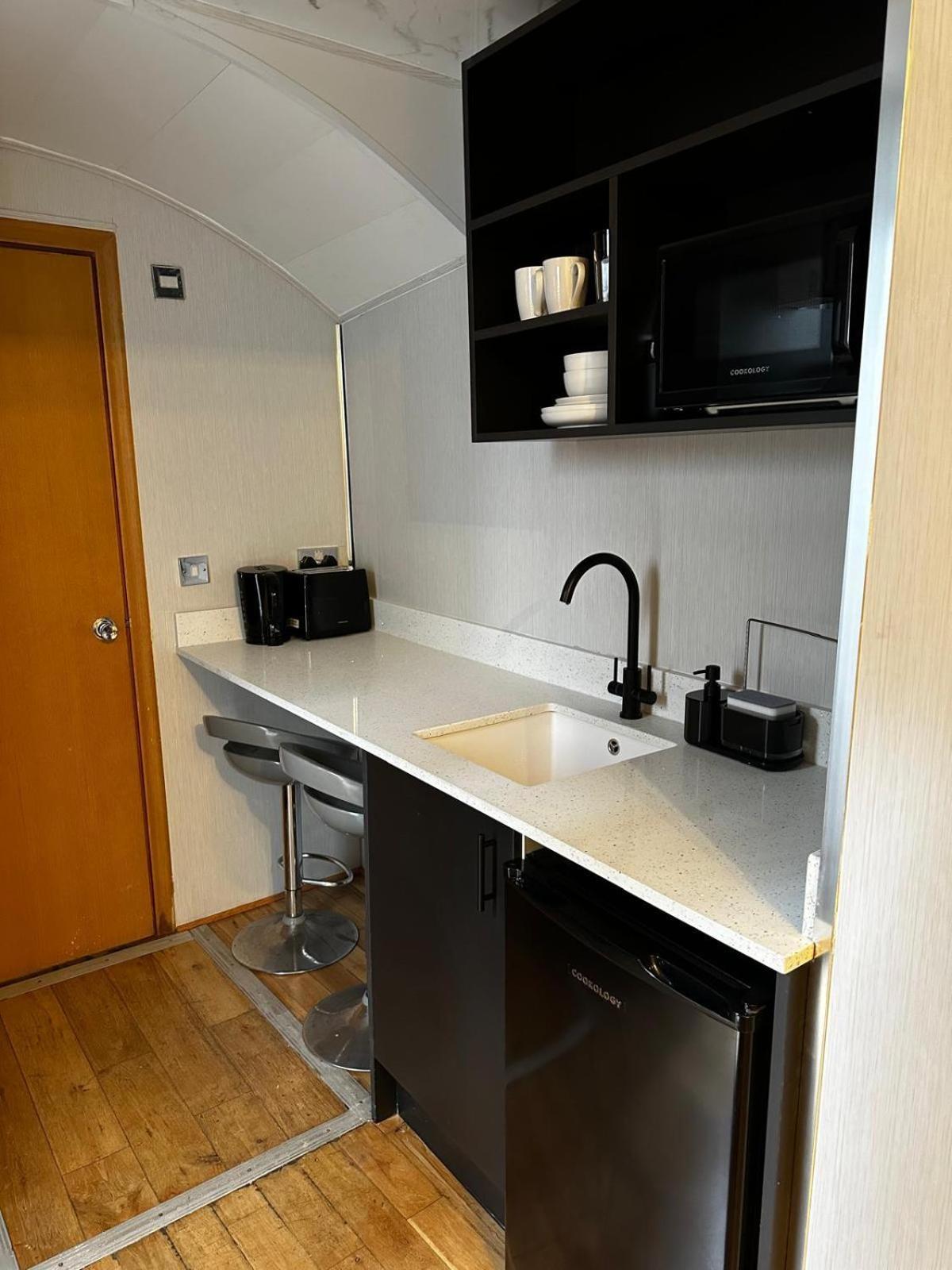 Apartment Fb1-spacious Basement Flat Fits 2- Near Hyde Park London