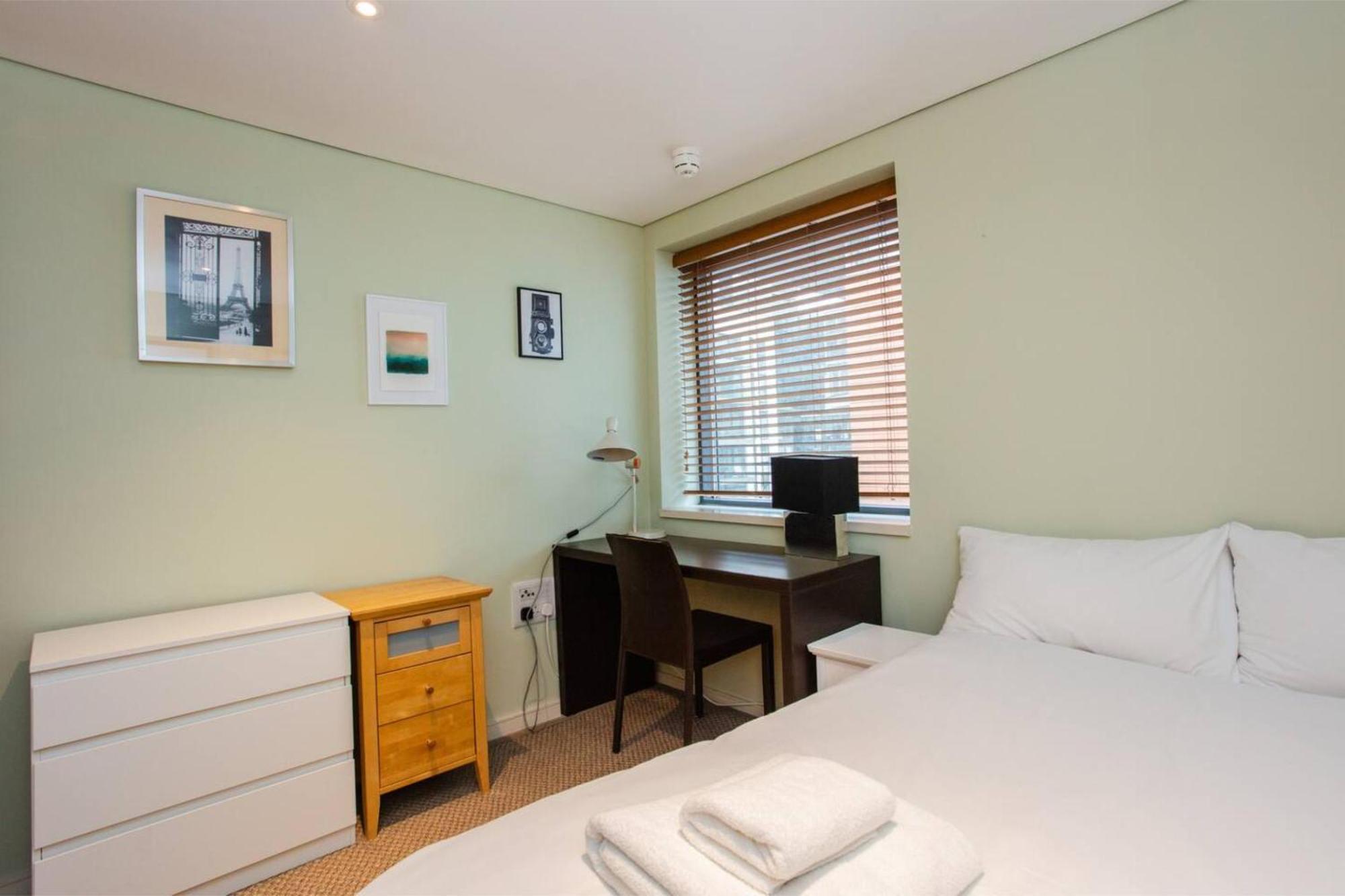 Modern 3 Bedroom In Paddington Apartment London