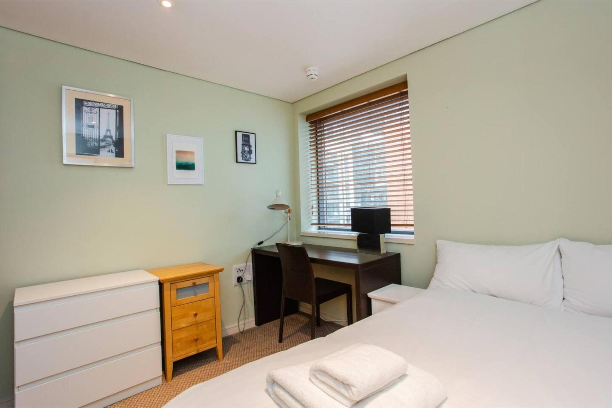Modern 3 Bedroom In Paddington Apartment London