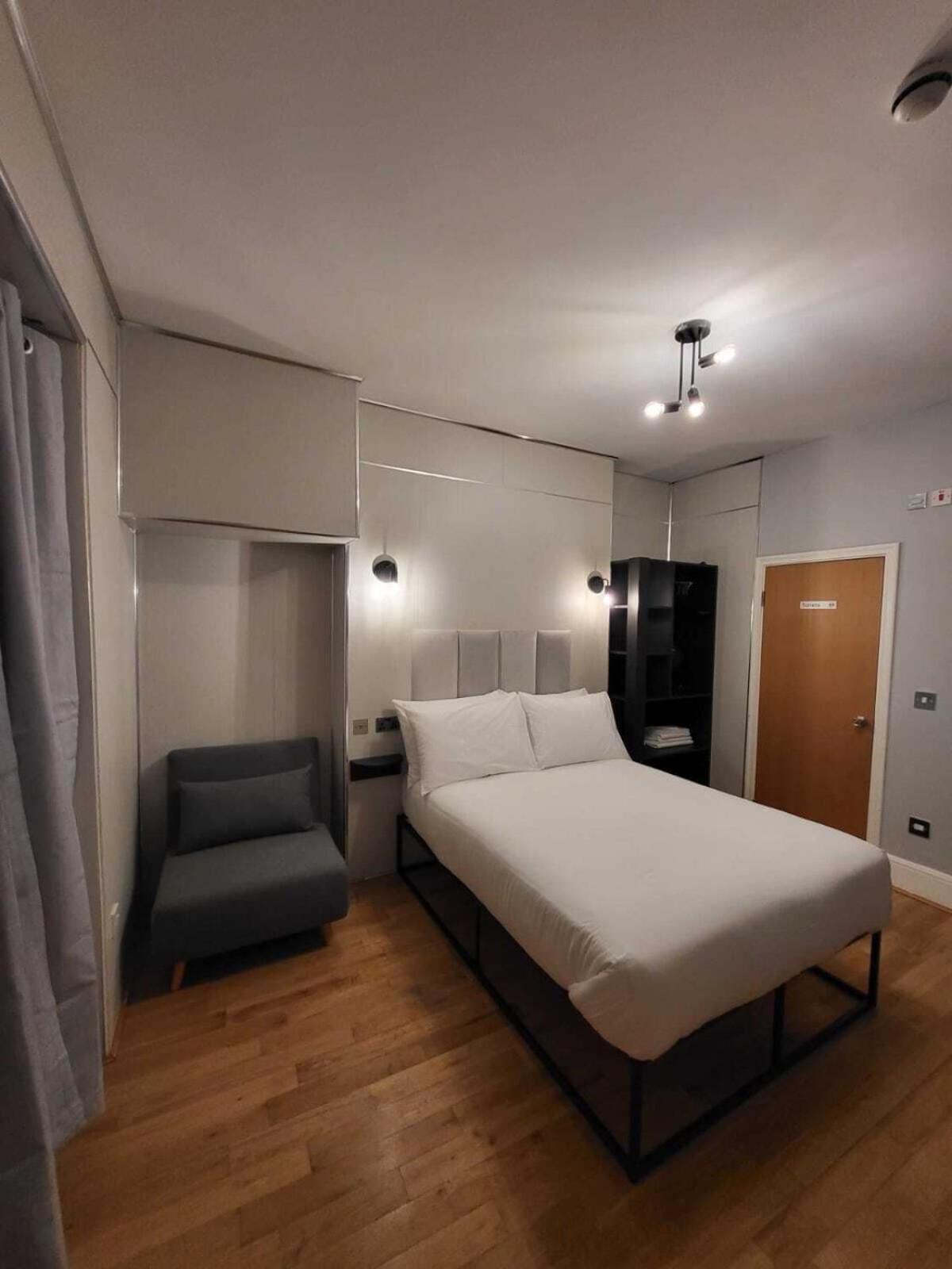 Fb3- Basement Fits 2 Near Hyde Park Apartment London