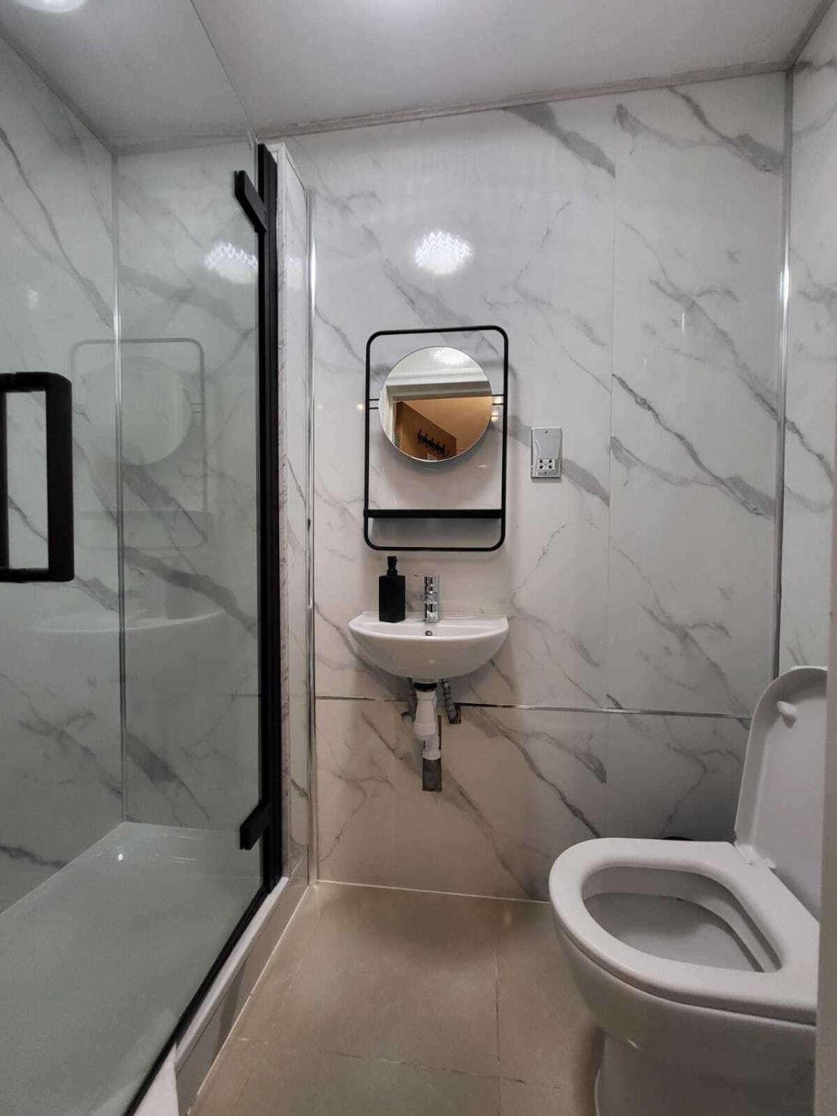 Fb3- Basement Fits 2 Near Hyde Park London