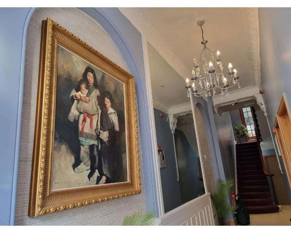 F203-fantastic Second Flr Near Hyde Park Apartment