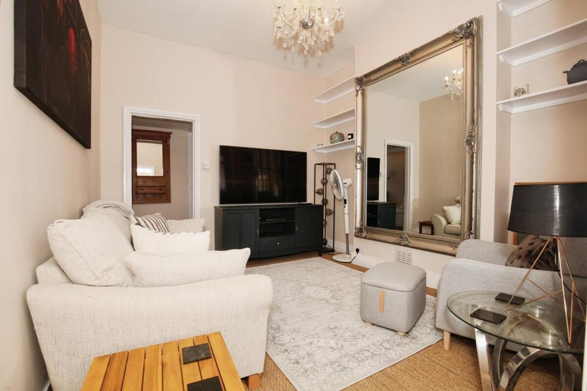Apartamento Cozy 2br Flat Sleeps 3