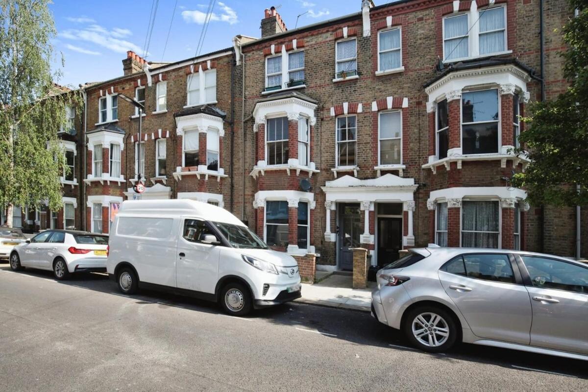 Cozy 2br Flat Sleeps 3 Apartamento Londres
